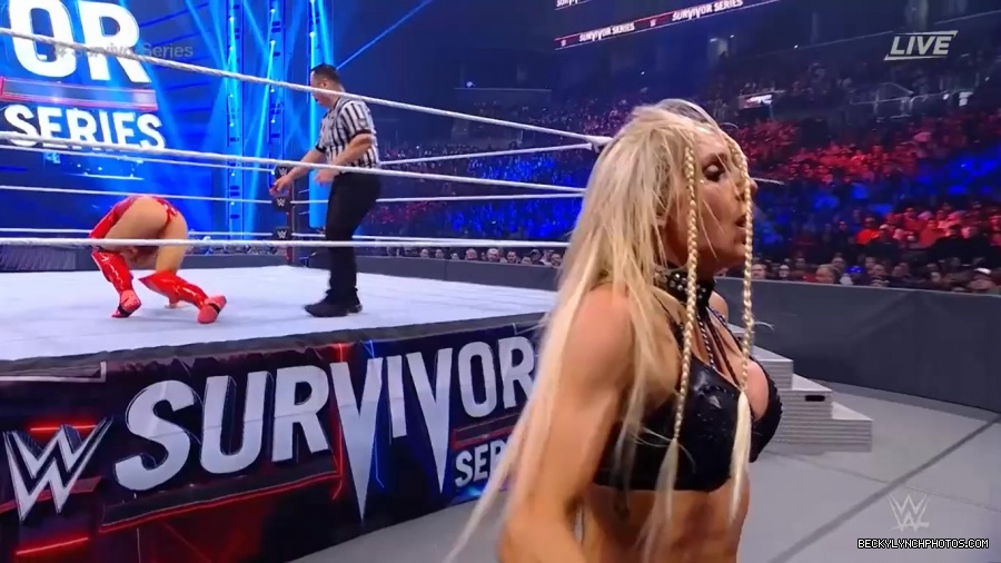 SURVIVOR_SERIES_2021_NOV__212C_2021_-_Becky_vs_Charlotte_1813.jpg