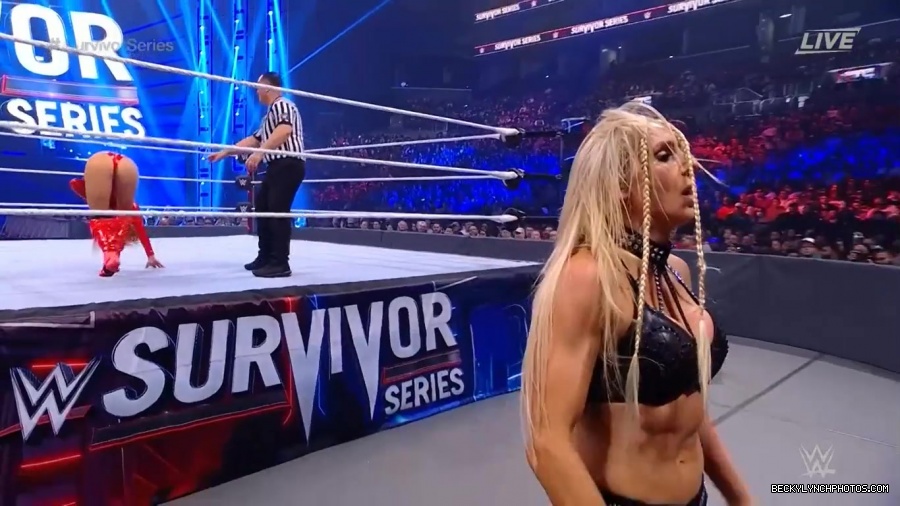 SURVIVOR_SERIES_2021_NOV__212C_2021_-_Becky_vs_Charlotte_1814.jpg