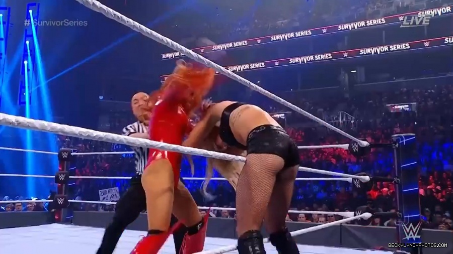 SURVIVOR_SERIES_2021_NOV__212C_2021_-_Becky_vs_Charlotte_1876.jpg
