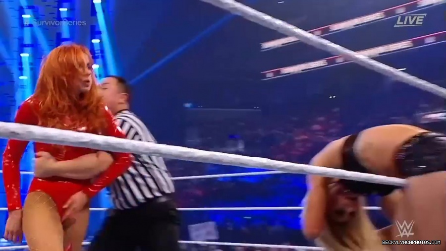 SURVIVOR_SERIES_2021_NOV__212C_2021_-_Becky_vs_Charlotte_1880.jpg
