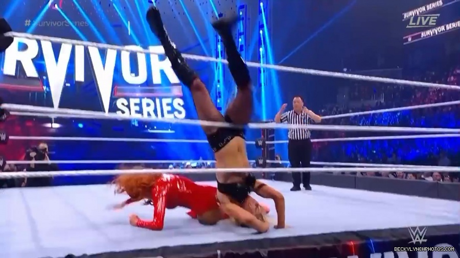 SURVIVOR_SERIES_2021_NOV__212C_2021_-_Becky_vs_Charlotte_1892.jpg