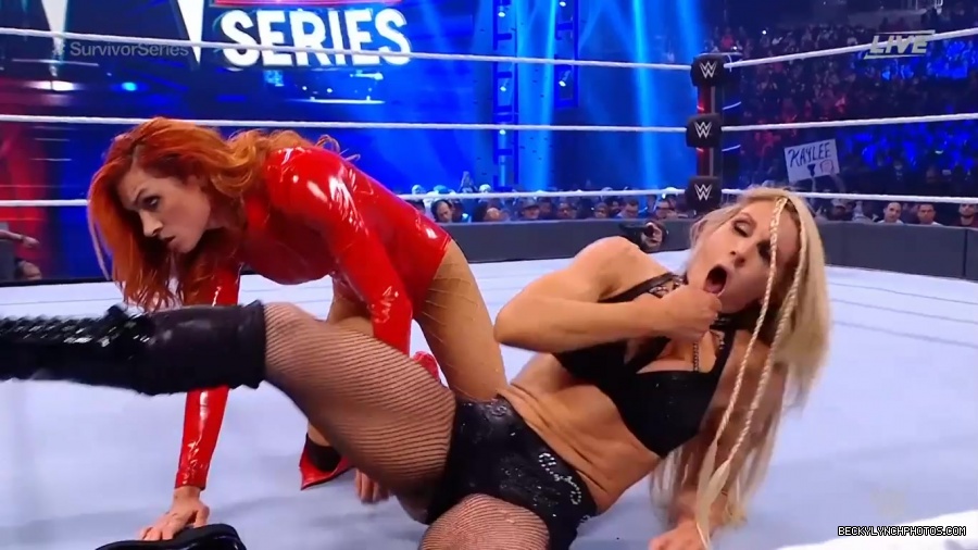 SURVIVOR_SERIES_2021_NOV__212C_2021_-_Becky_vs_Charlotte_1975.jpg
