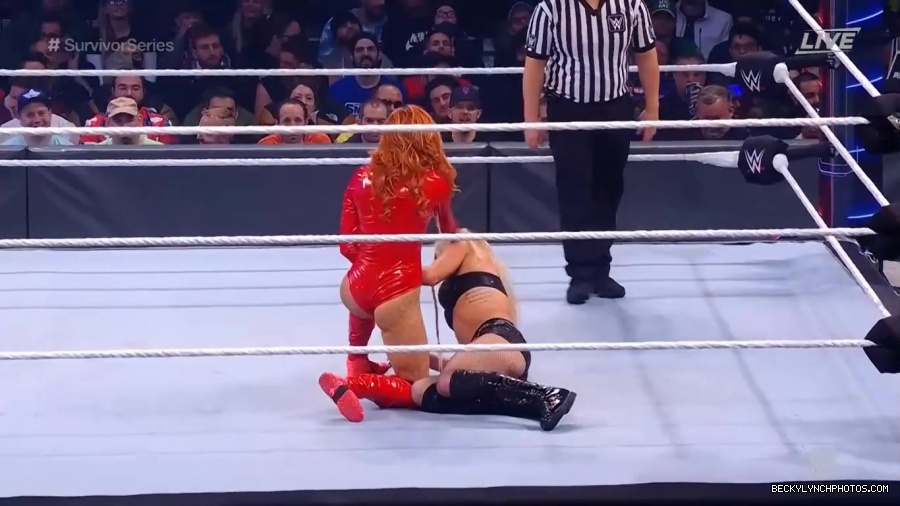 SURVIVOR_SERIES_2021_NOV__212C_2021_-_Becky_vs_Charlotte_1980.jpg