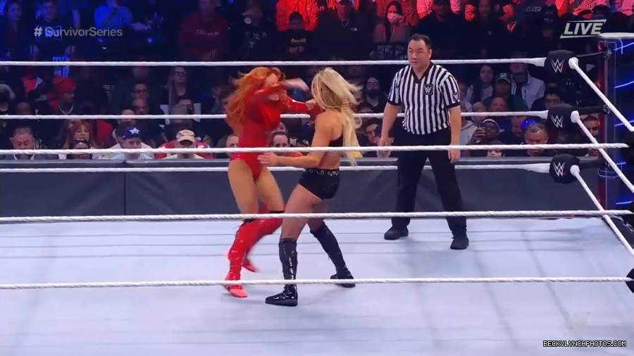 SURVIVOR_SERIES_2021_NOV__212C_2021_-_Becky_vs_Charlotte_2000.jpg