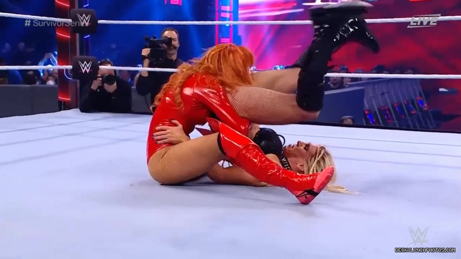 SURVIVOR_SERIES_2021_NOV__212C_2021_-_Becky_vs_Charlotte_2039.jpg