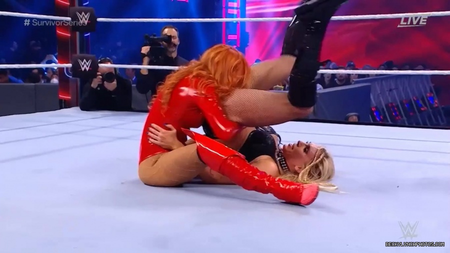 SURVIVOR_SERIES_2021_NOV__212C_2021_-_Becky_vs_Charlotte_2040.jpg
