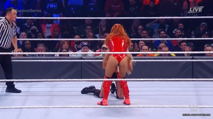 SURVIVOR_SERIES_2021_NOV__212C_2021_-_Becky_vs_Charlotte_2055.jpg
