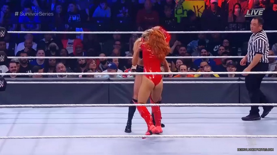 SURVIVOR_SERIES_2021_NOV__212C_2021_-_Becky_vs_Charlotte_2074.jpg