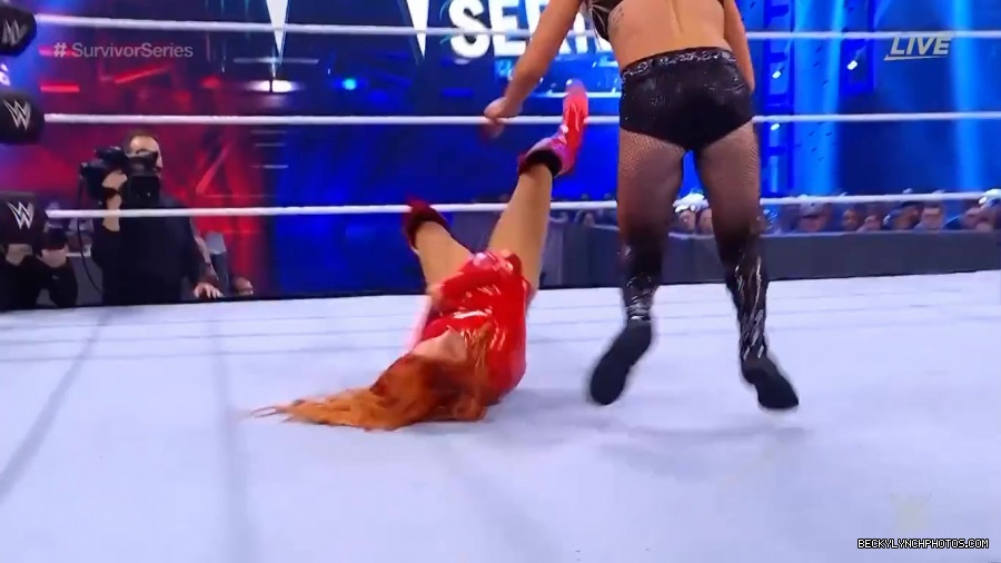 SURVIVOR_SERIES_2021_NOV__212C_2021_-_Becky_vs_Charlotte_2094.jpg