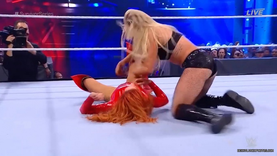 SURVIVOR_SERIES_2021_NOV__212C_2021_-_Becky_vs_Charlotte_2095.jpg