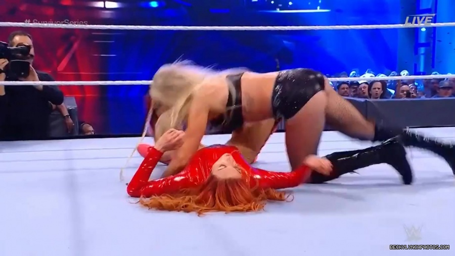 SURVIVOR_SERIES_2021_NOV__212C_2021_-_Becky_vs_Charlotte_2096.jpg