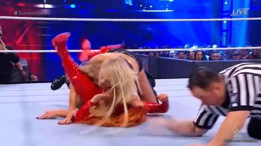 SURVIVOR_SERIES_2021_NOV__212C_2021_-_Becky_vs_Charlotte_2098.jpg