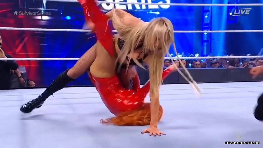 SURVIVOR_SERIES_2021_NOV__212C_2021_-_Becky_vs_Charlotte_2101.jpg