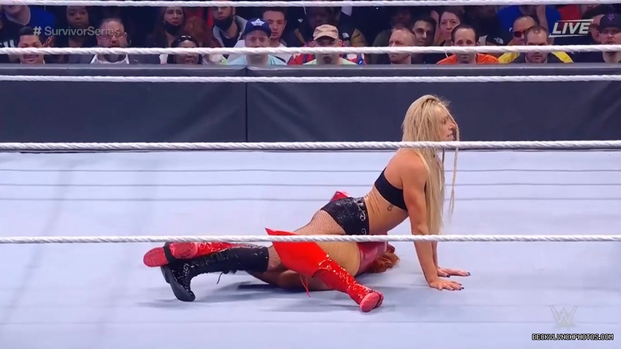 SURVIVOR_SERIES_2021_NOV__212C_2021_-_Becky_vs_Charlotte_2105.jpg