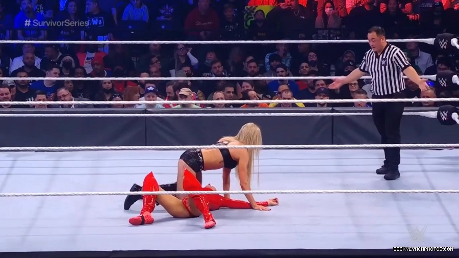 SURVIVOR_SERIES_2021_NOV__212C_2021_-_Becky_vs_Charlotte_2122.jpg