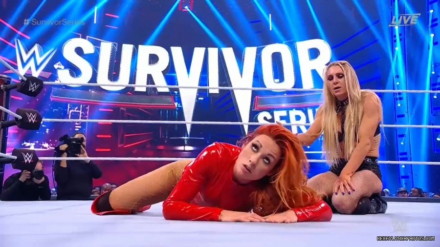 SURVIVOR_SERIES_2021_NOV__212C_2021_-_Becky_vs_Charlotte_2164.jpg