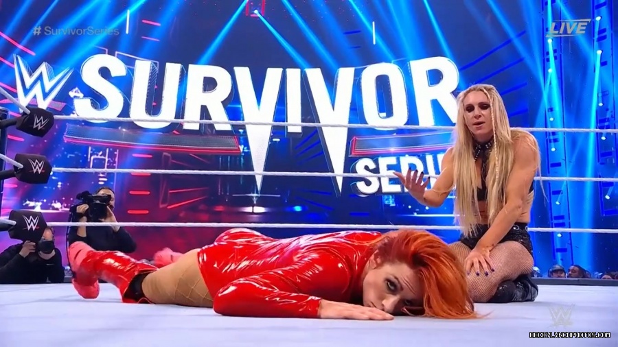 SURVIVOR_SERIES_2021_NOV__212C_2021_-_Becky_vs_Charlotte_2167.jpg