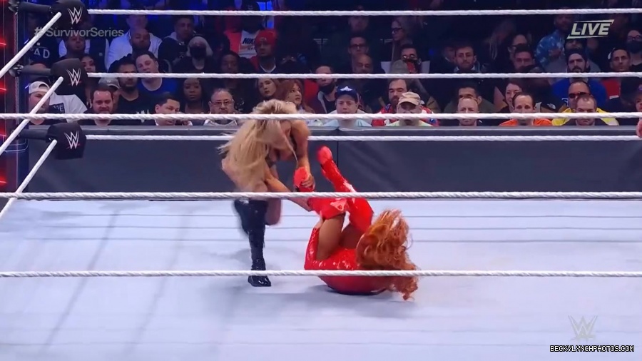 SURVIVOR_SERIES_2021_NOV__212C_2021_-_Becky_vs_Charlotte_2297.jpg