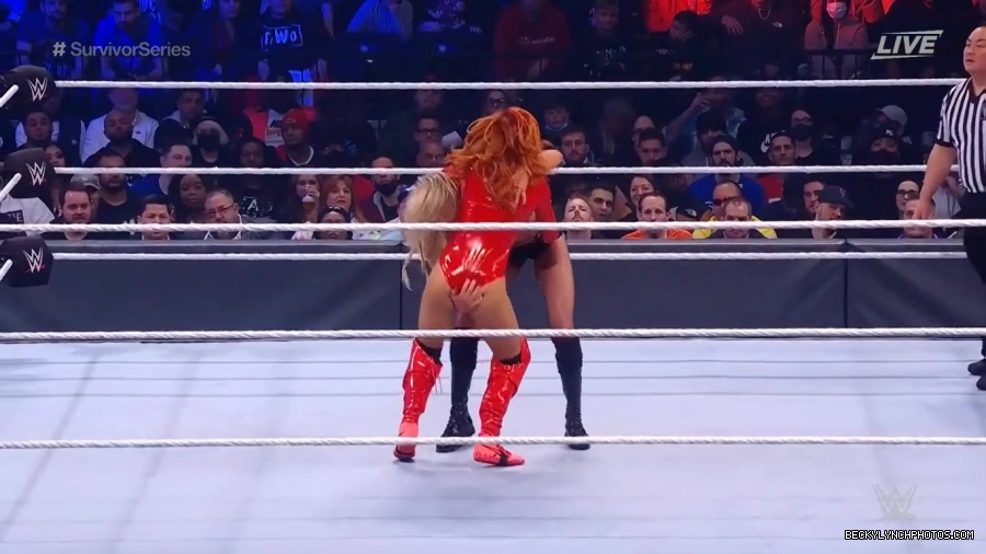SURVIVOR_SERIES_2021_NOV__212C_2021_-_Becky_vs_Charlotte_2306.jpg