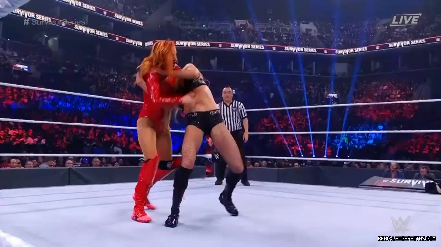 SURVIVOR_SERIES_2021_NOV__212C_2021_-_Becky_vs_Charlotte_2310.jpg