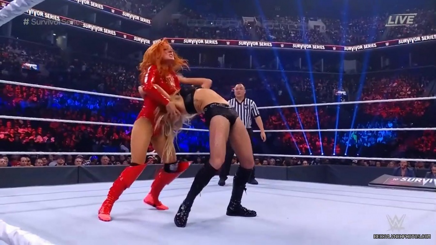SURVIVOR_SERIES_2021_NOV__212C_2021_-_Becky_vs_Charlotte_2312.jpg