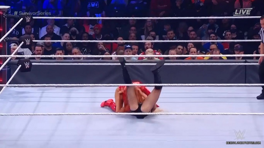 SURVIVOR_SERIES_2021_NOV__212C_2021_-_Becky_vs_Charlotte_2314.jpg