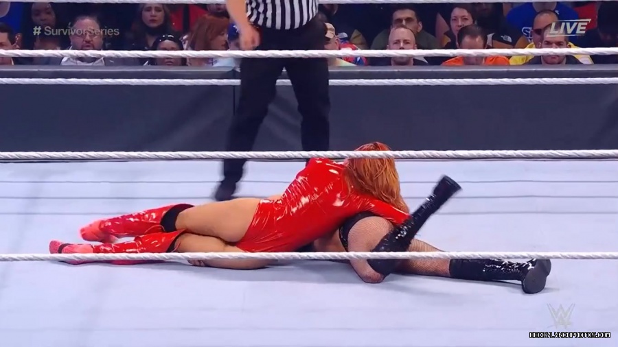 SURVIVOR_SERIES_2021_NOV__212C_2021_-_Becky_vs_Charlotte_2326.jpg