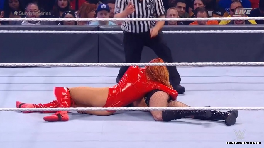 SURVIVOR_SERIES_2021_NOV__212C_2021_-_Becky_vs_Charlotte_2327.jpg