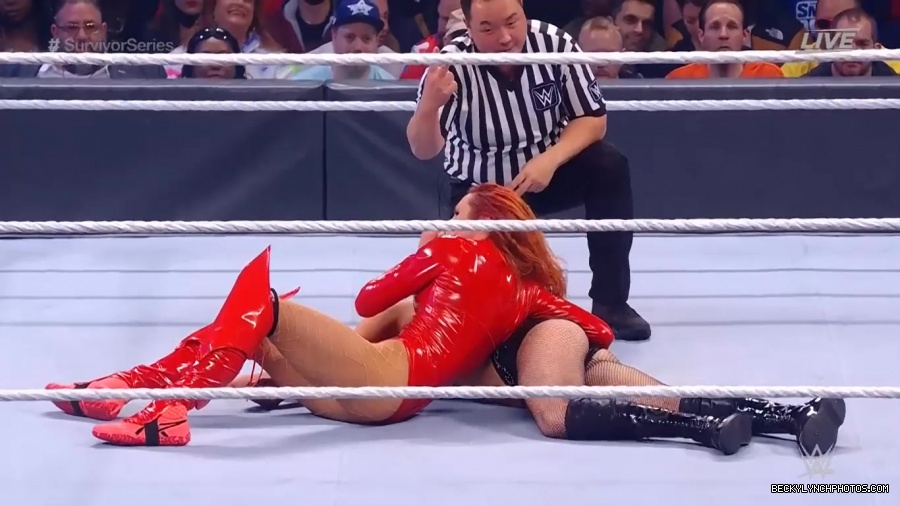 SURVIVOR_SERIES_2021_NOV__212C_2021_-_Becky_vs_Charlotte_2330.jpg