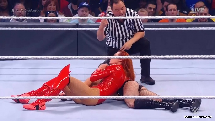 SURVIVOR_SERIES_2021_NOV__212C_2021_-_Becky_vs_Charlotte_2331.jpg