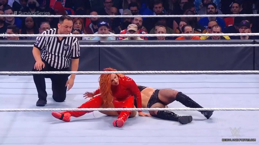 SURVIVOR_SERIES_2021_NOV__212C_2021_-_Becky_vs_Charlotte_2368.jpg