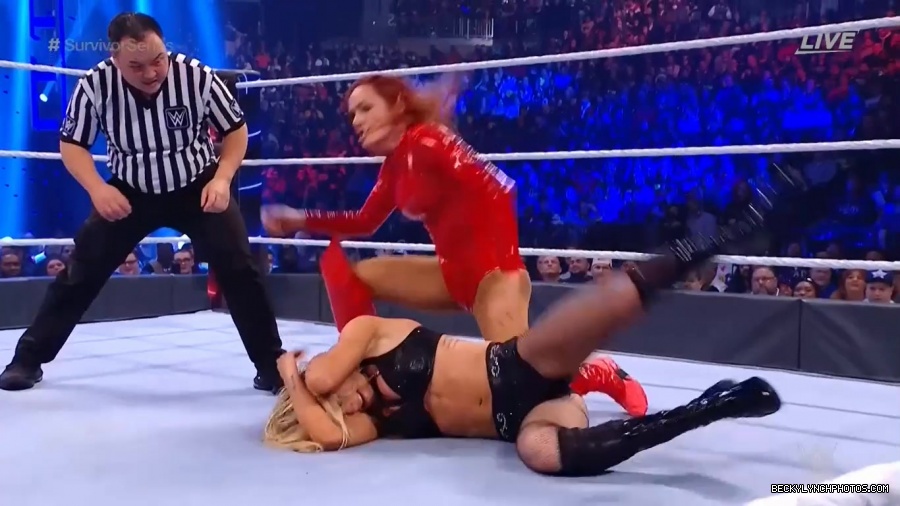 SURVIVOR_SERIES_2021_NOV__212C_2021_-_Becky_vs_Charlotte_2425.jpg