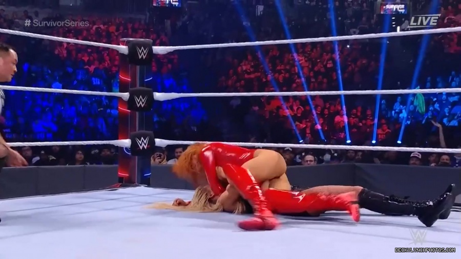 SURVIVOR_SERIES_2021_NOV__212C_2021_-_Becky_vs_Charlotte_2498.jpg