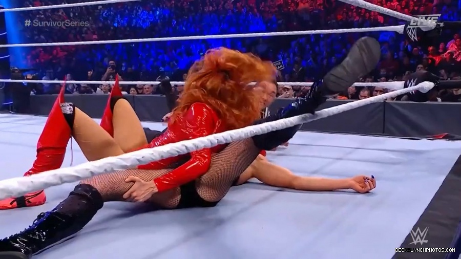 SURVIVOR_SERIES_2021_NOV__212C_2021_-_Becky_vs_Charlotte_2504.jpg