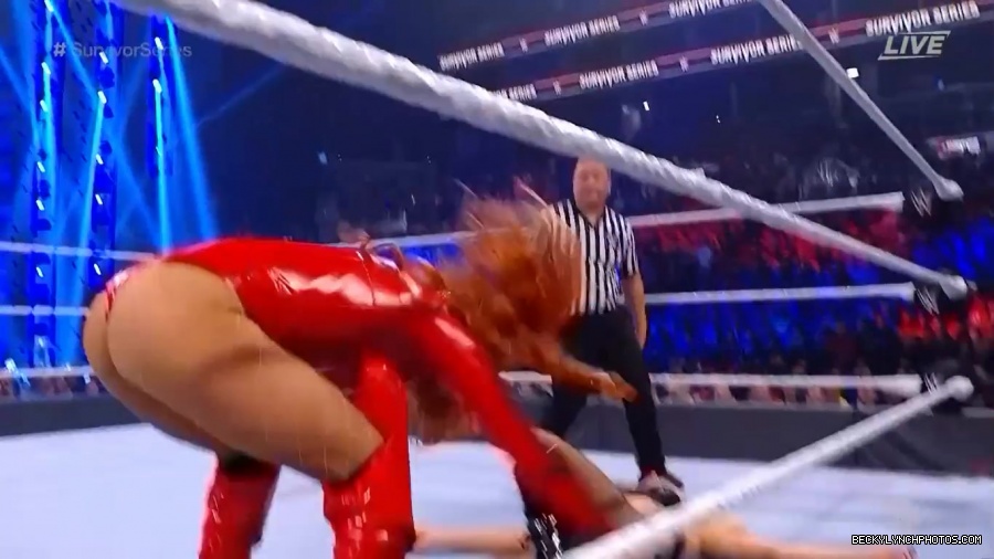 SURVIVOR_SERIES_2021_NOV__212C_2021_-_Becky_vs_Charlotte_2547.jpg
