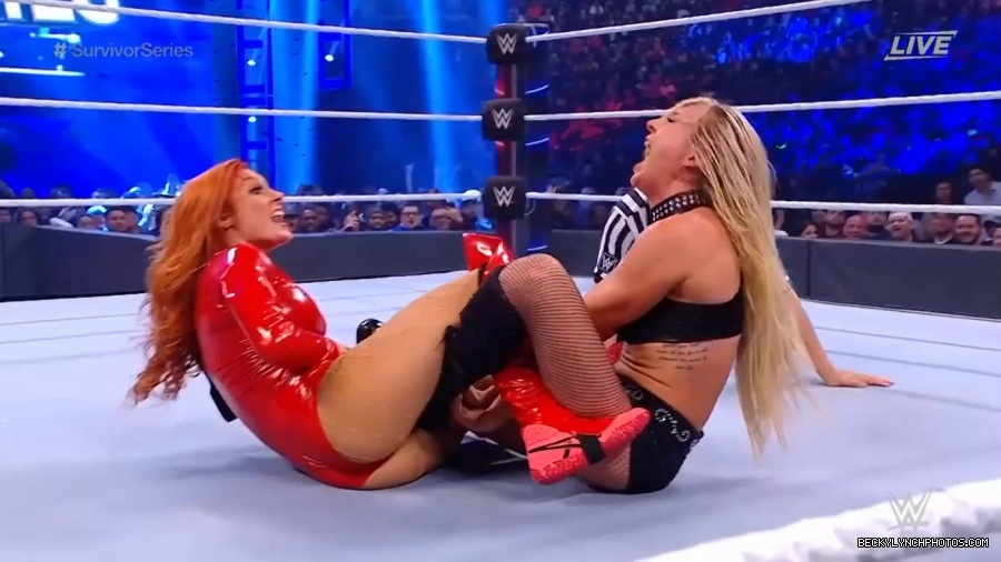 SURVIVOR_SERIES_2021_NOV__212C_2021_-_Becky_vs_Charlotte_2612.jpg