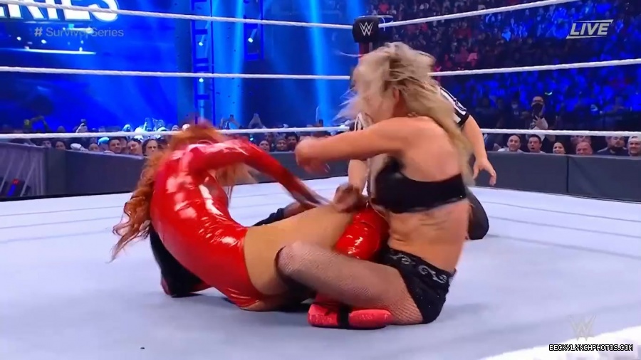 SURVIVOR_SERIES_2021_NOV__212C_2021_-_Becky_vs_Charlotte_2625.jpg