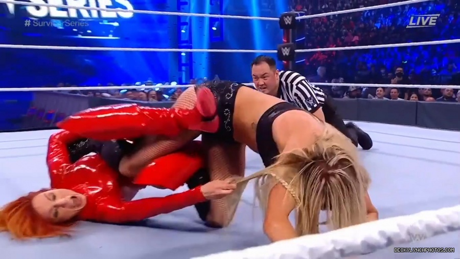SURVIVOR_SERIES_2021_NOV__212C_2021_-_Becky_vs_Charlotte_2635.jpg