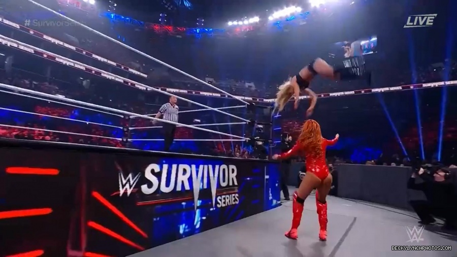 SURVIVOR_SERIES_2021_NOV__212C_2021_-_Becky_vs_Charlotte_2817.jpg