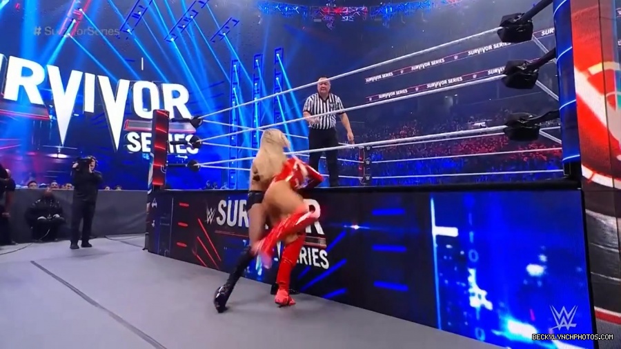SURVIVOR_SERIES_2021_NOV__212C_2021_-_Becky_vs_Charlotte_2874.jpg