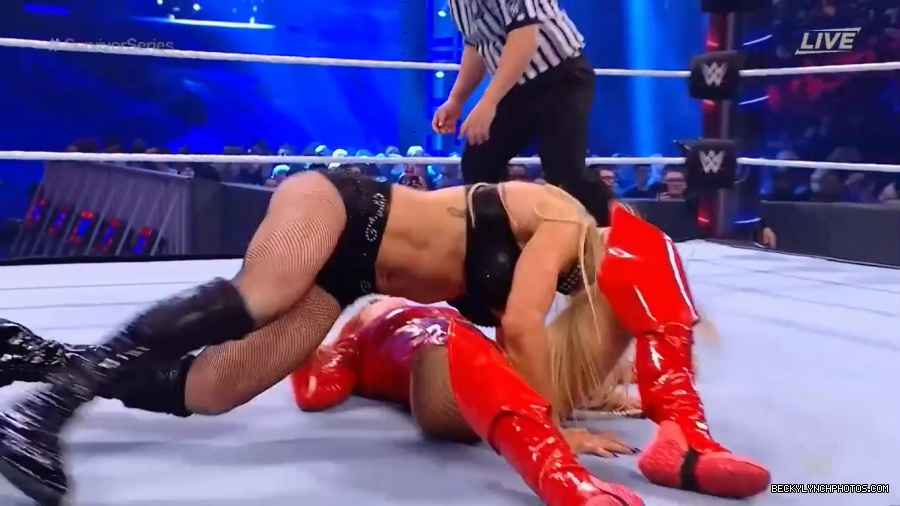 SURVIVOR_SERIES_2021_NOV__212C_2021_-_Becky_vs_Charlotte_2894.jpg