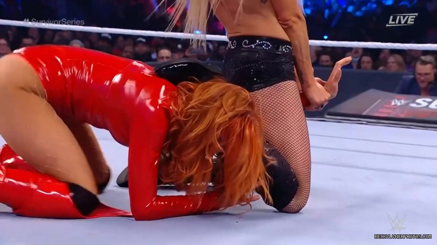 SURVIVOR_SERIES_2021_NOV__212C_2021_-_Becky_vs_Charlotte_2942.jpg