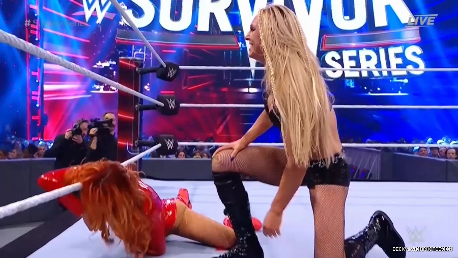 SURVIVOR_SERIES_2021_NOV__212C_2021_-_Becky_vs_Charlotte_2958.jpg