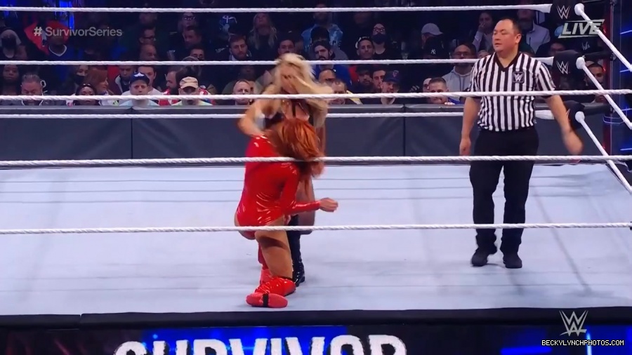SURVIVOR_SERIES_2021_NOV__212C_2021_-_Becky_vs_Charlotte_2975.jpg