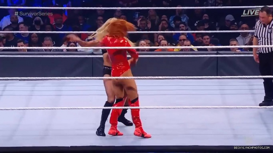 SURVIVOR_SERIES_2021_NOV__212C_2021_-_Becky_vs_Charlotte_2980.jpg
