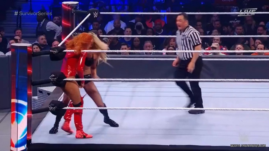 SURVIVOR_SERIES_2021_NOV__212C_2021_-_Becky_vs_Charlotte_2989.jpg