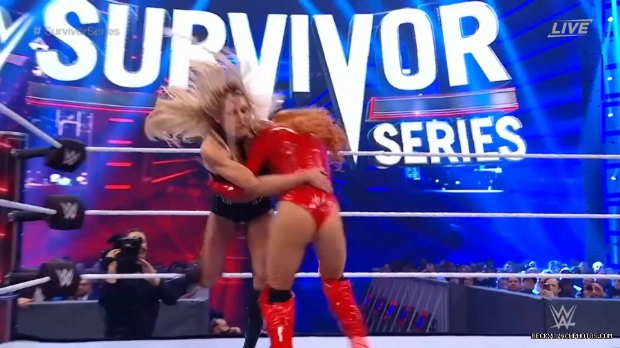SURVIVOR_SERIES_2021_NOV__212C_2021_-_Becky_vs_Charlotte_3009.jpg
