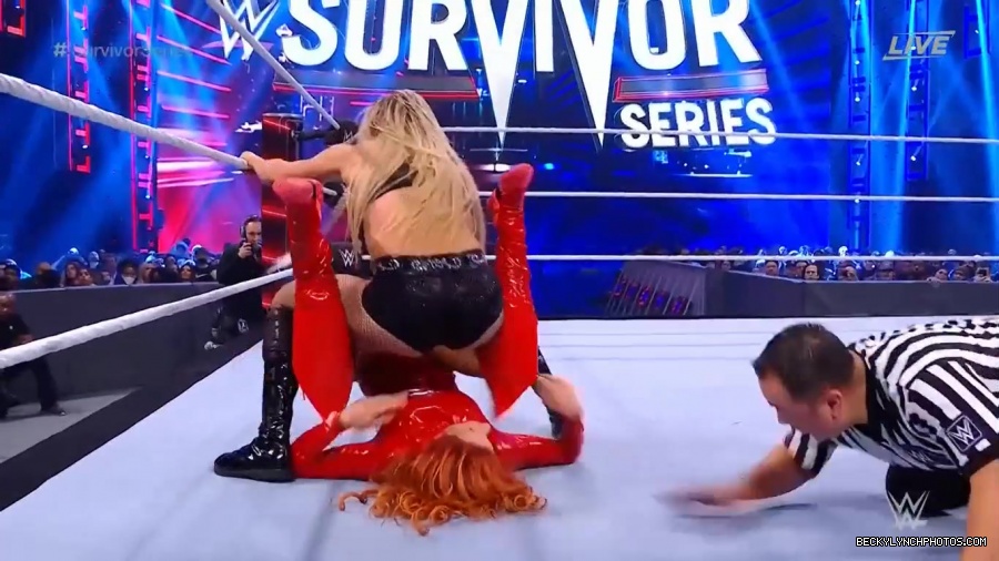 SURVIVOR_SERIES_2021_NOV__212C_2021_-_Becky_vs_Charlotte_3019.jpg