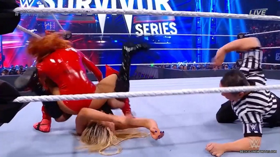 SURVIVOR_SERIES_2021_NOV__212C_2021_-_Becky_vs_Charlotte_3041.jpg