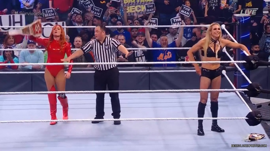 SURVIVOR_SERIES_2021_NOV__212C_2021_-_Becky_vs_Charlotte_3095.jpg